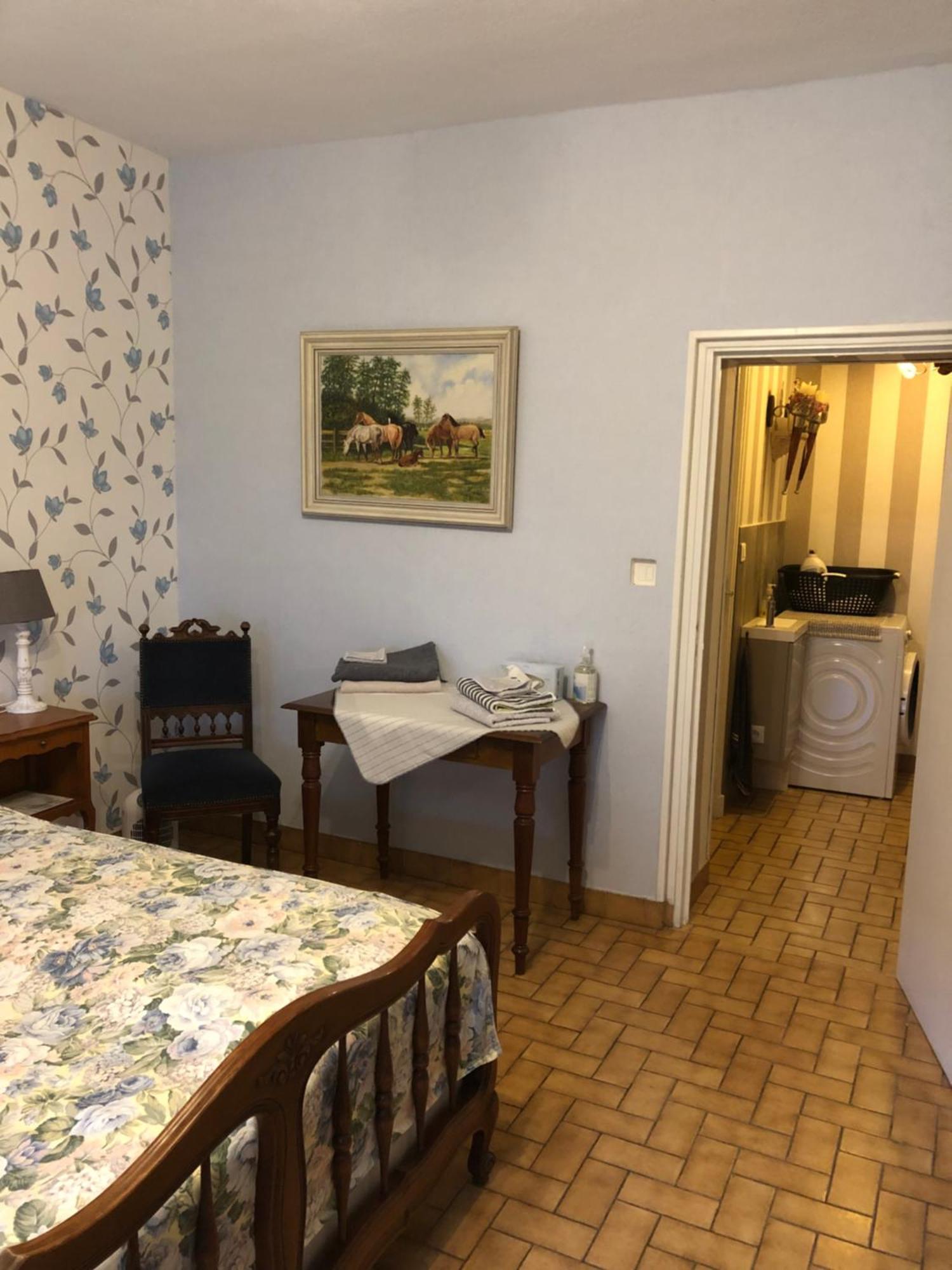 Saint-Bonnet-Tronçais Le Voyageur Bed & Breakfast エクステリア 写真