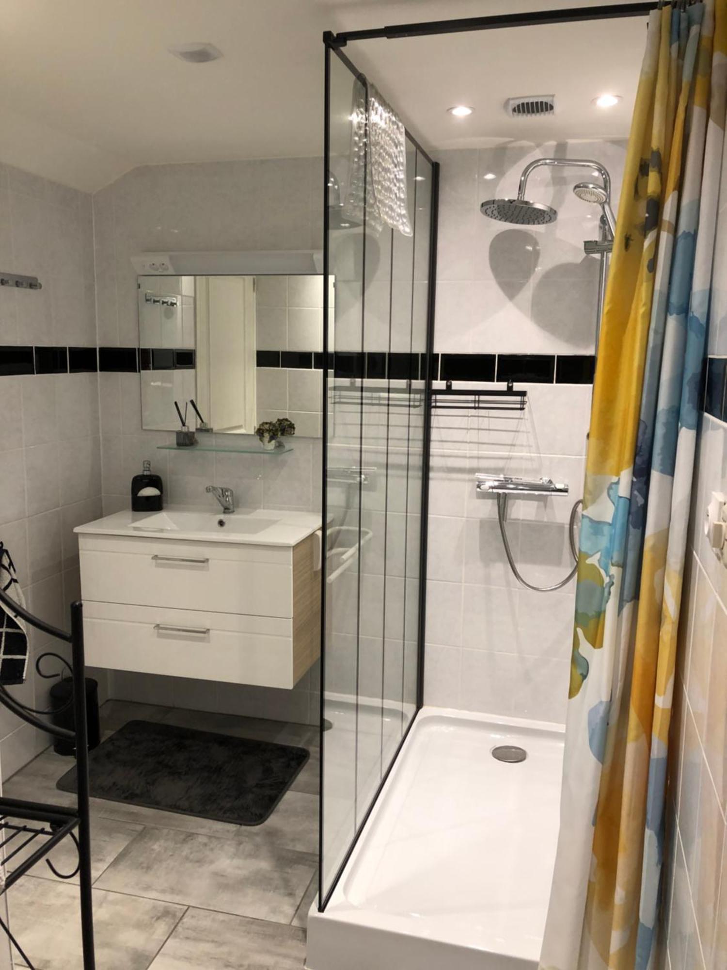Saint-Bonnet-Tronçais Le Voyageur Bed & Breakfast エクステリア 写真